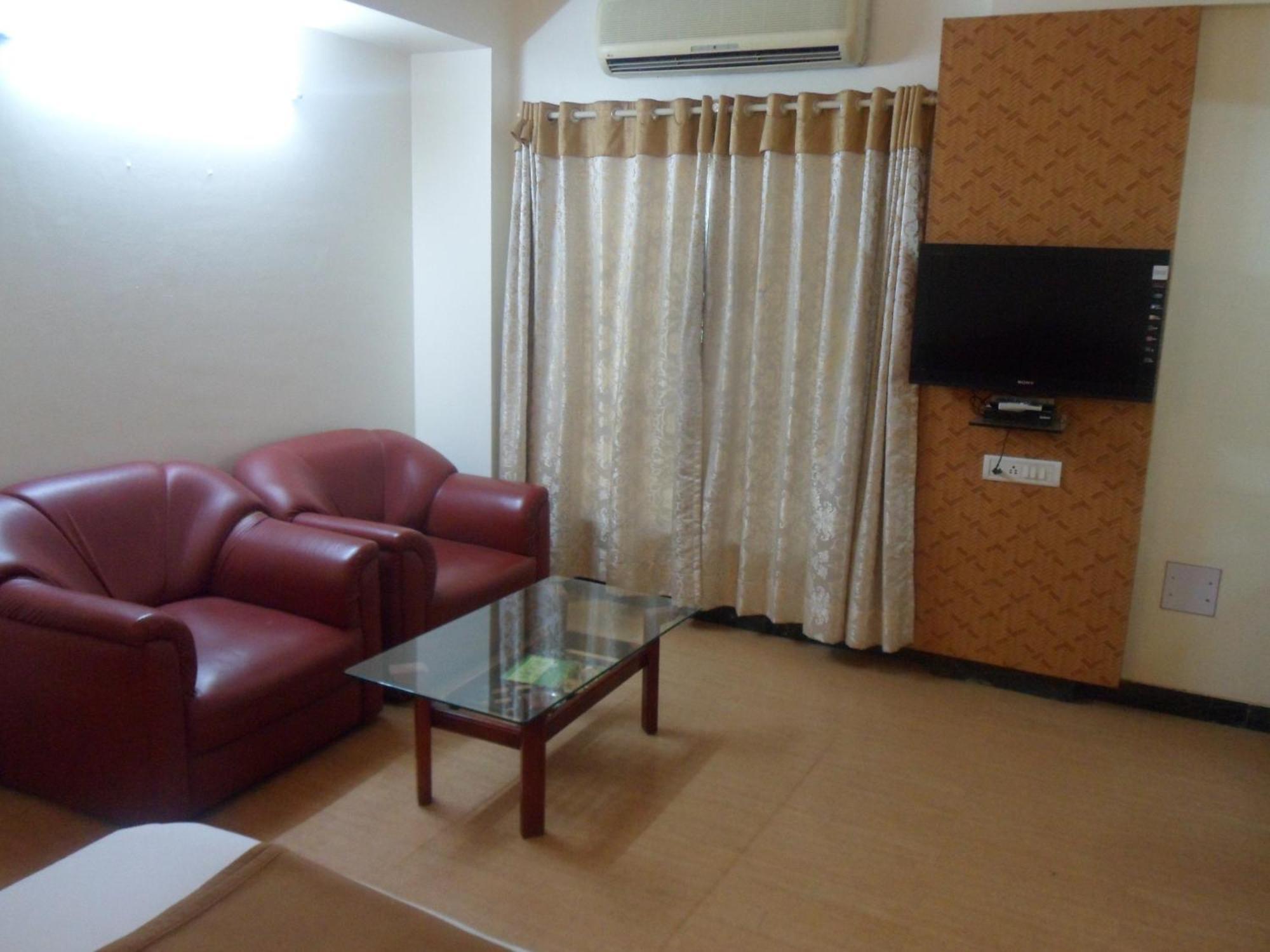 Hotel Pooja International ناسيك المظهر الخارجي الصورة